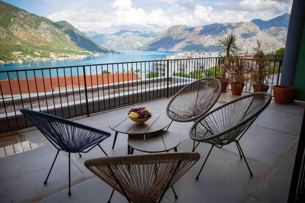 Design Flat With Impressive Boka Bay View Apartamento Kotor Exterior foto
