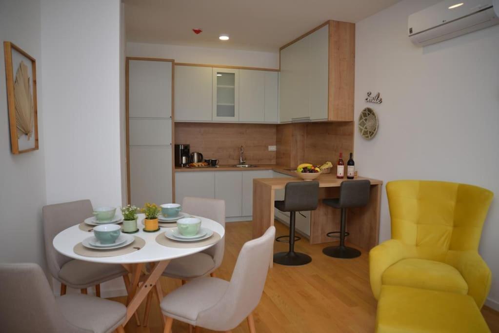 Design Flat With Impressive Boka Bay View Apartamento Kotor Exterior foto