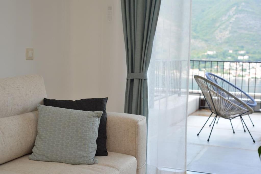 Design Flat With Impressive Boka Bay View Apartamento Kotor Exterior foto
